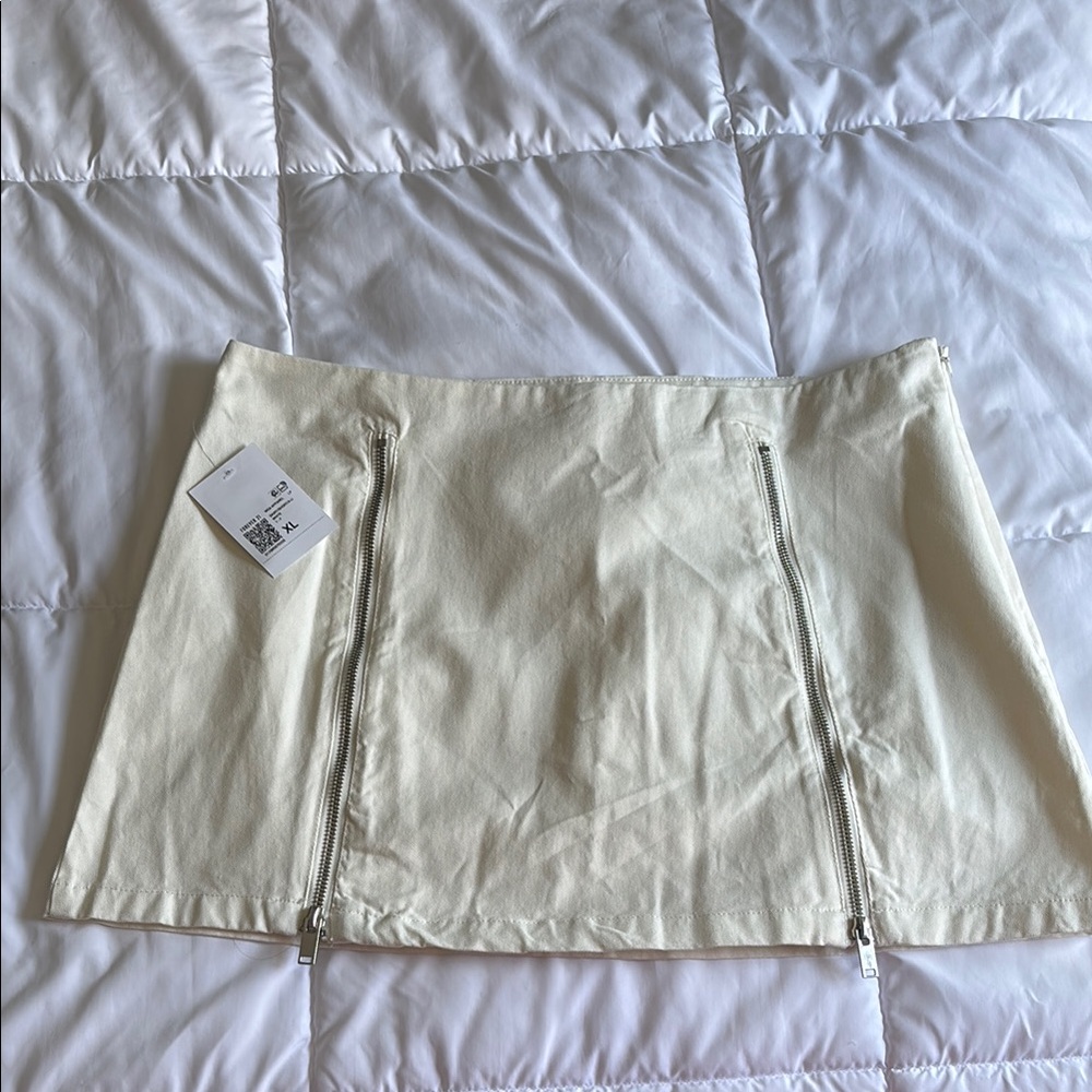 Forever 21  Dual-Zip Mini Skirt white denim mini skirt